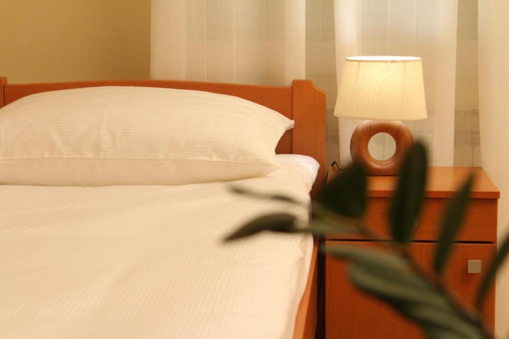 Rooms Villa Aria Sesvete Bagian luar foto