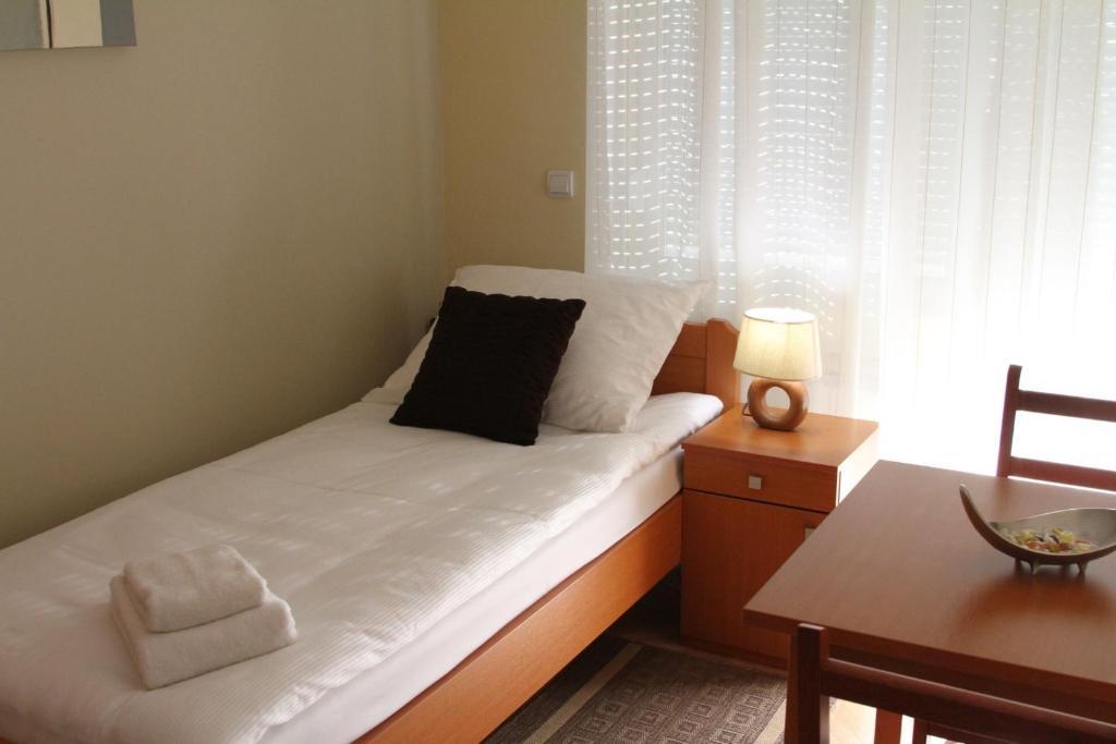 Rooms Villa Aria Sesvete Bagian luar foto