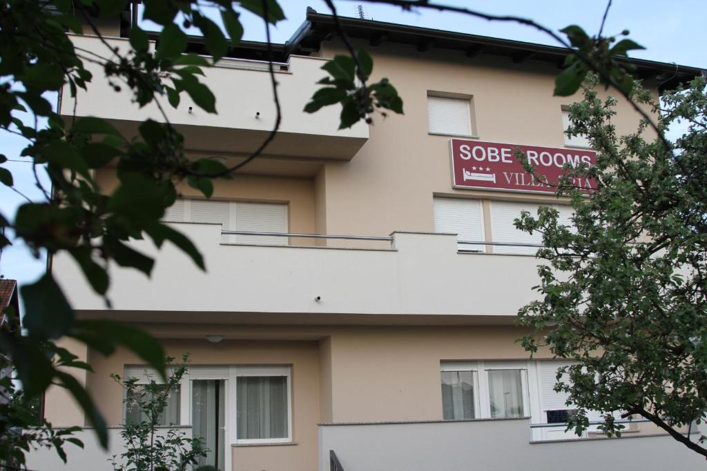 Rooms Villa Aria Sesvete Bagian luar foto